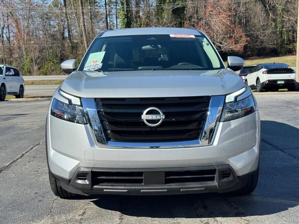 Certified 2024 Nissan Pathfinder SV image 8