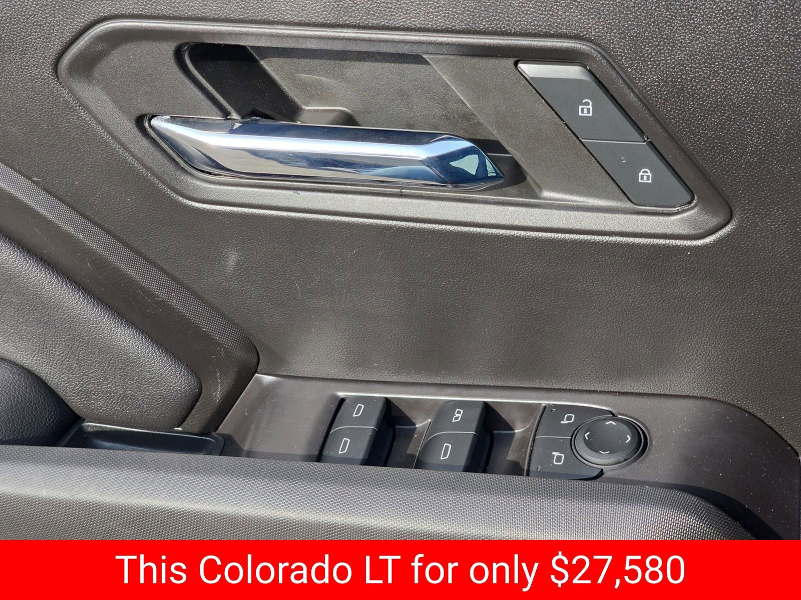 Used 2023 Chevrolet Colorado LT w/ LT Convenience Package II image 34