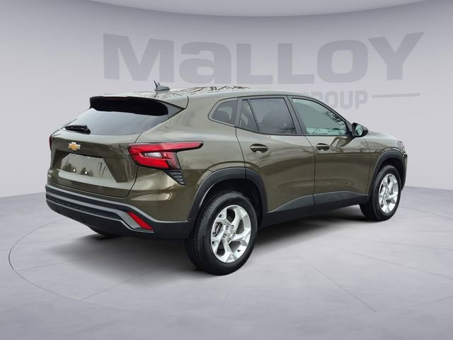 Used 2024 Chevrolet Trax LS w/ LS Convenience Package image 5