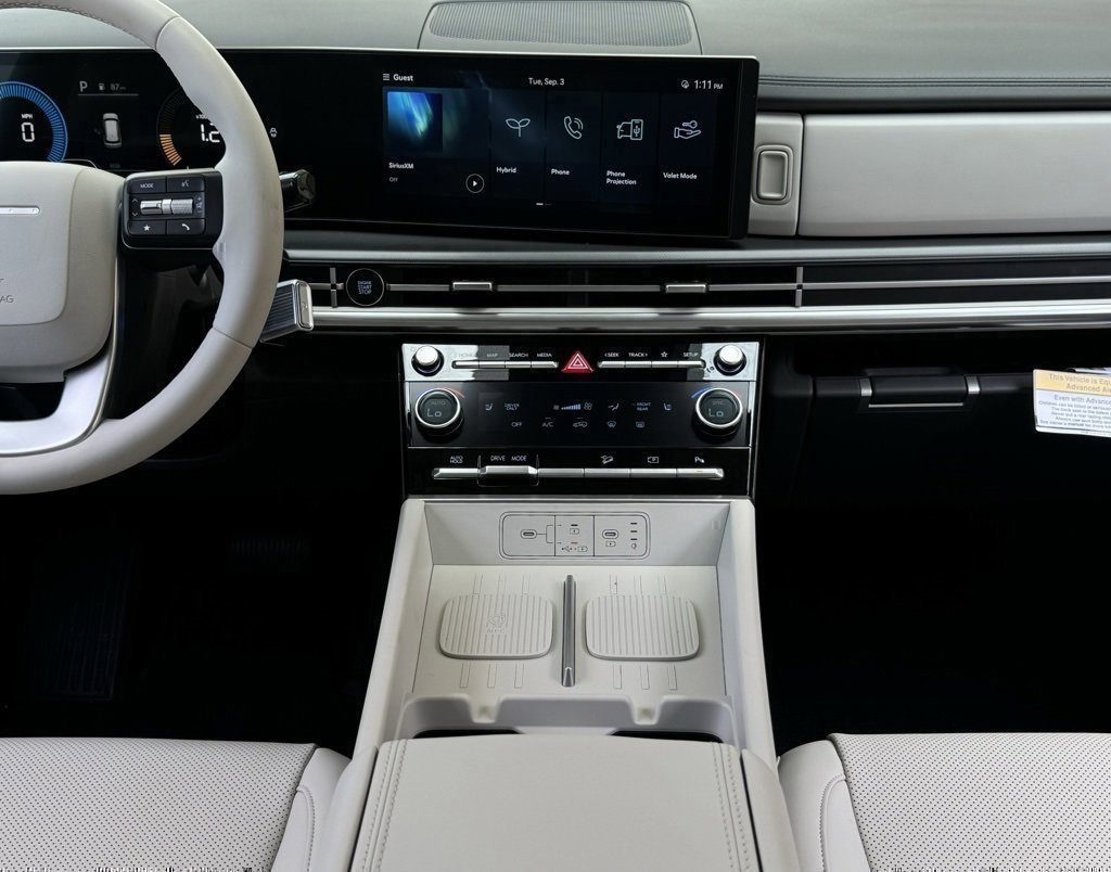 Used 2025 Hyundai Santa Fe SEL image 4