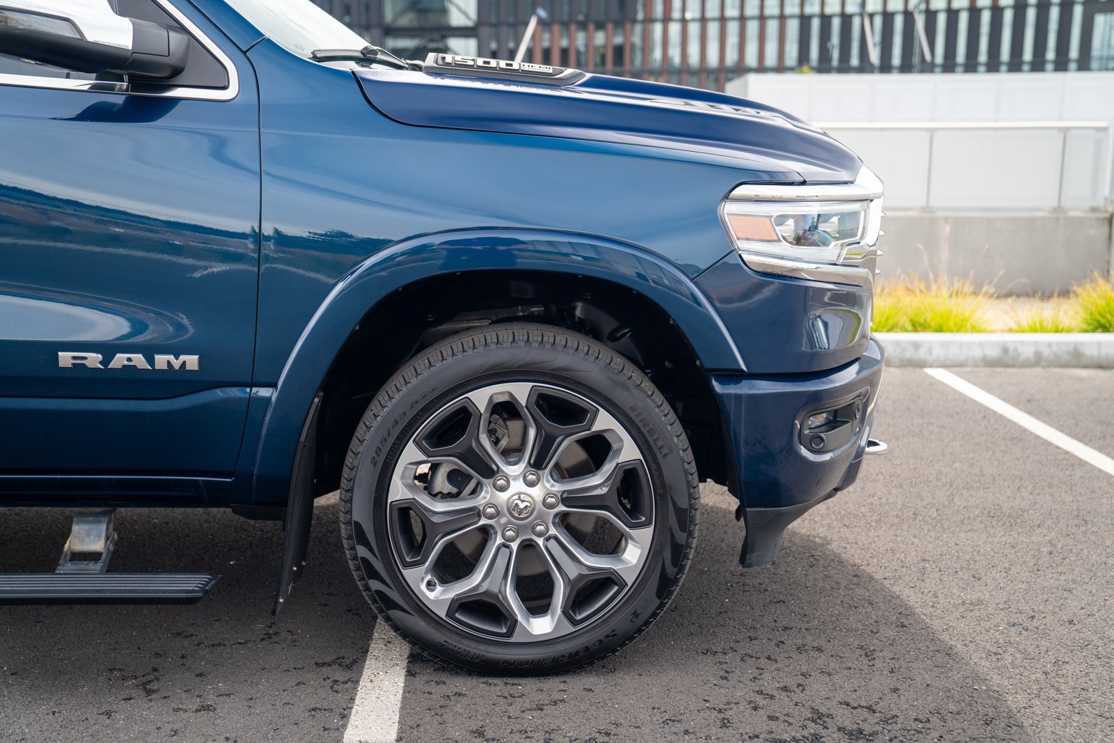 Used 2023 RAM 1500 Limited AWD/4WD image 9