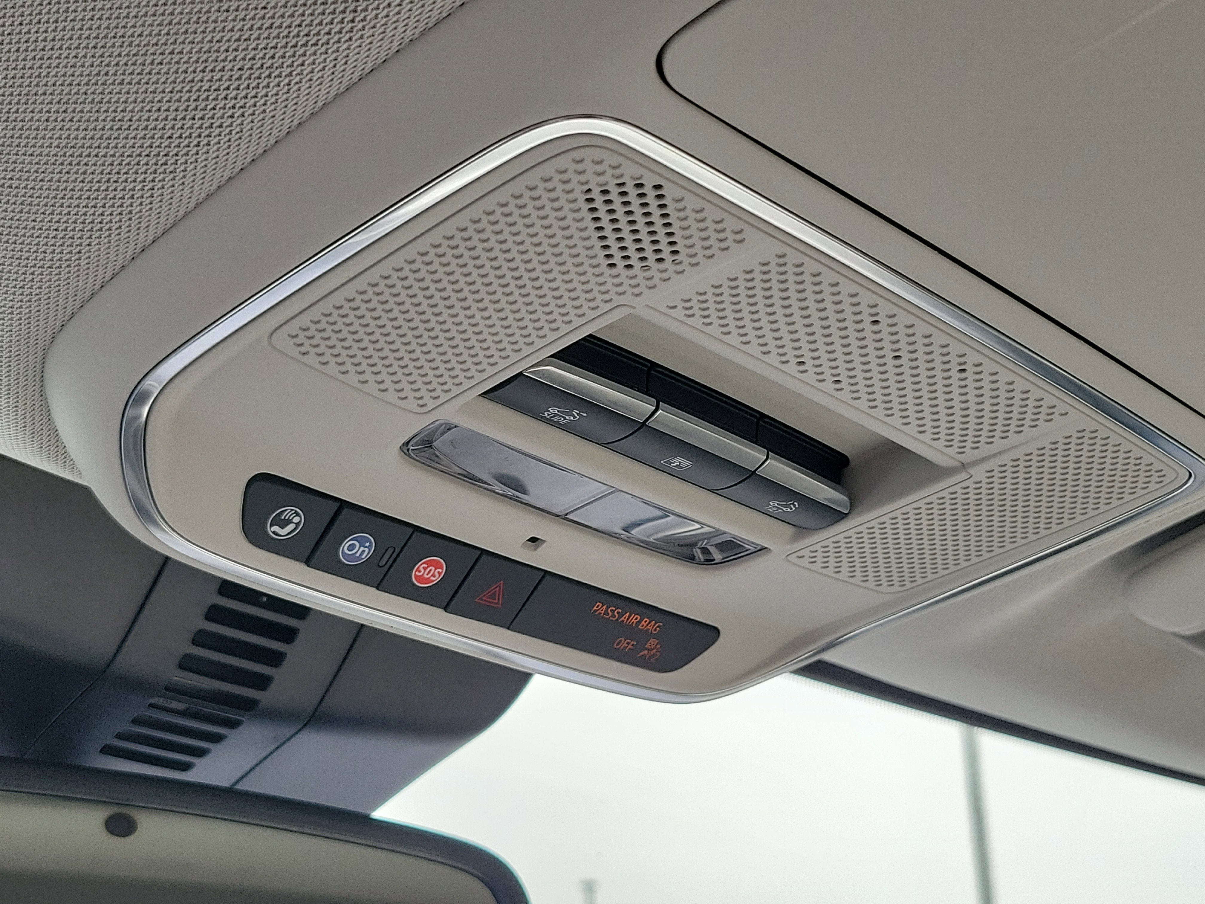 Used 2025 Buick Enclave Avenir FWD image 32