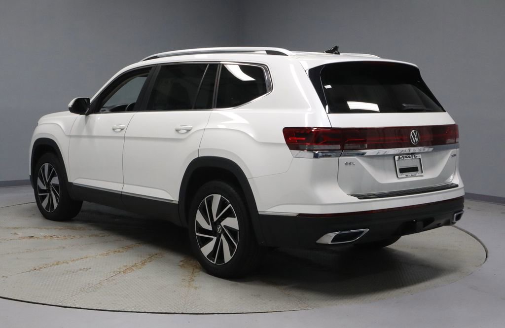 Used 2024 Volkswagen Atlas SEL AWD/4WD image 10