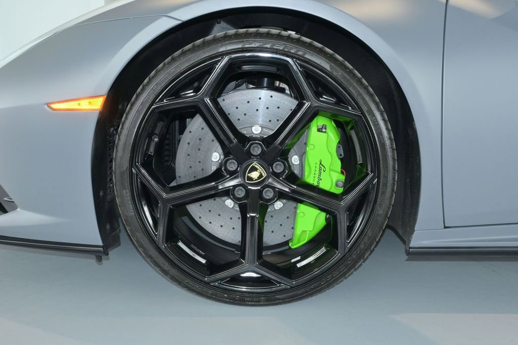 Used 2023 Lamborghini Huracan EVO RWD image 22
