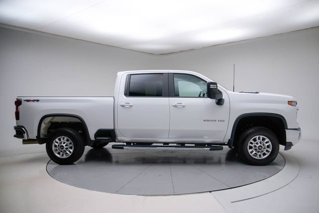 Used 2025 Chevrolet Silverado 2500 LT w/ Convenience Package AWD/4WD image 9