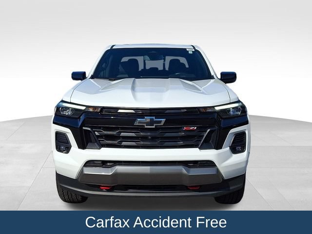 Used 2024 Chevrolet Colorado Z71 w/ Z71 Convenience Package 2 AWD/4WD image 3
