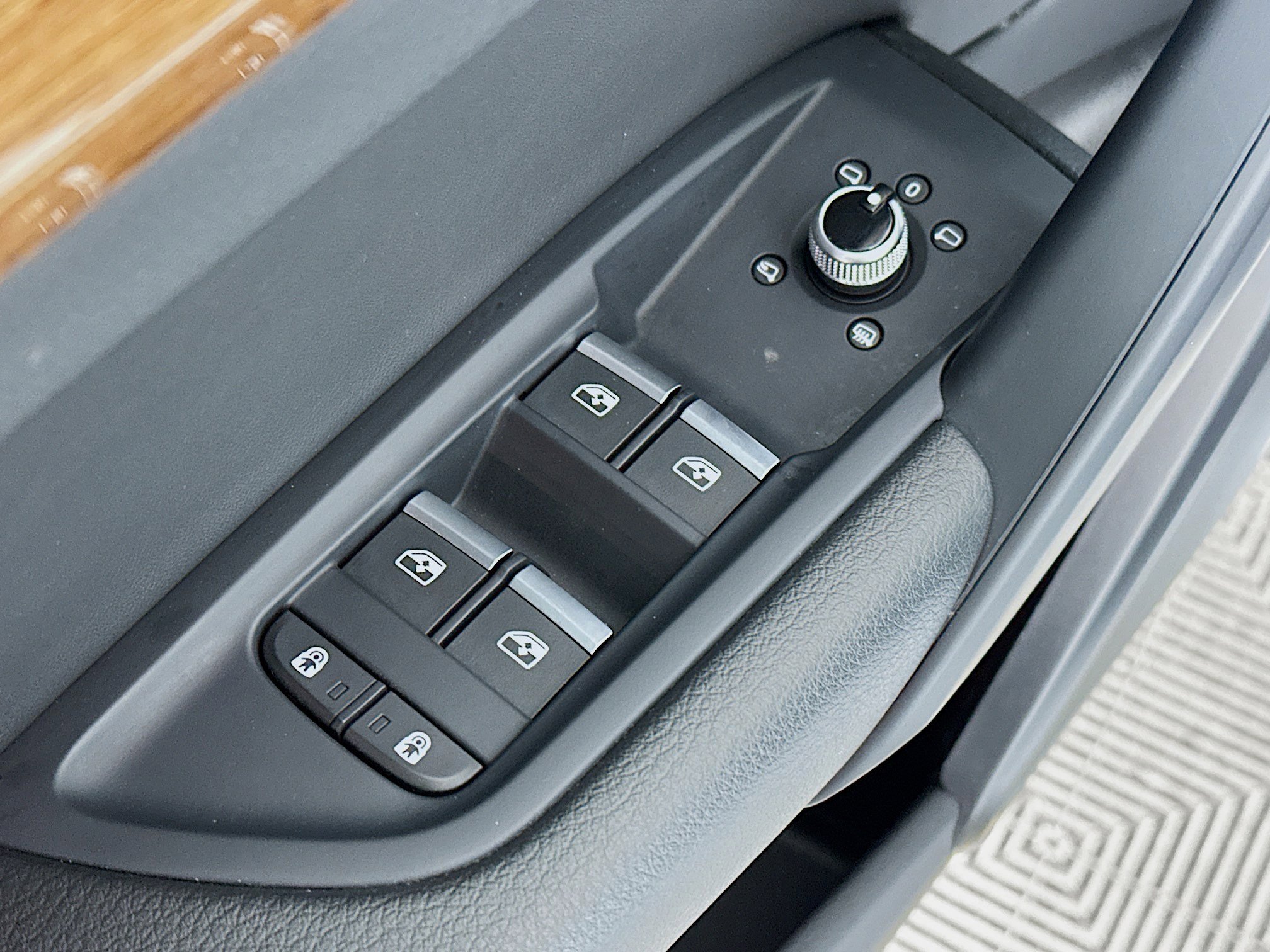 Used 2023 Audi Q5 2.0T Premium w/ Convenience Package image 17