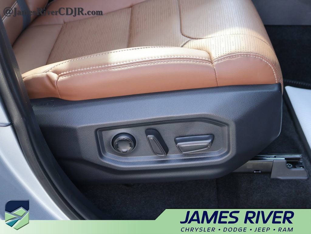 Used 2025 Toyota Tundra 1794 Edition AWD/4WD image 10