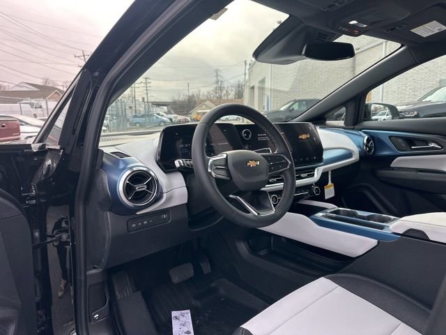 New 2026 Chevrolet Equinox EV LT image 12