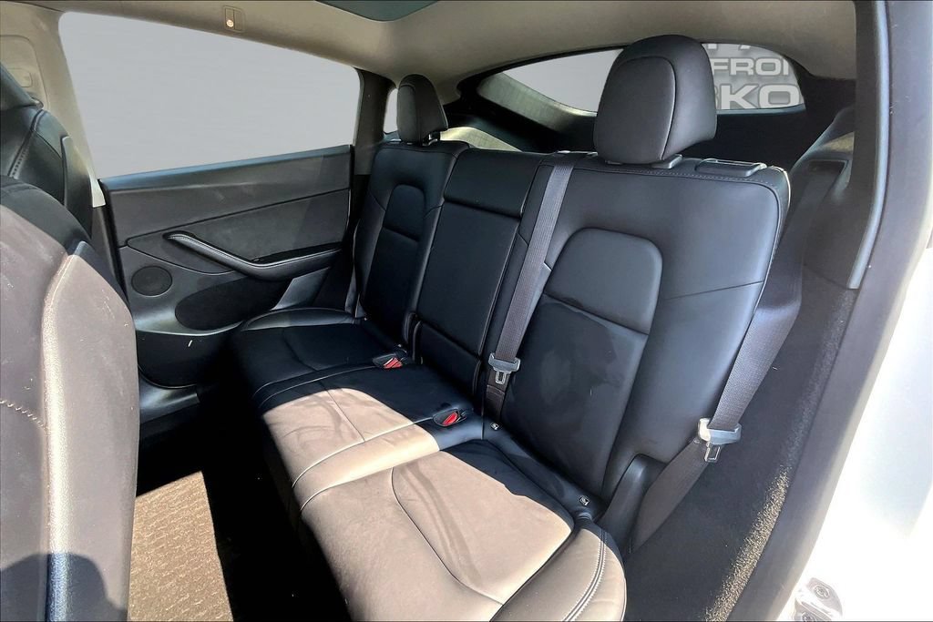 Used 2023 Tesla Model Y Long Range AWD/4WD image 26