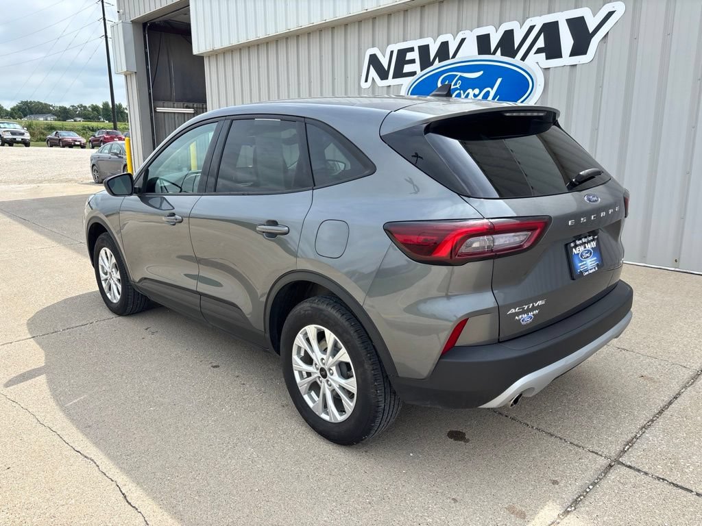Used 2025 Ford Escape Active AWD/4WD image 6
