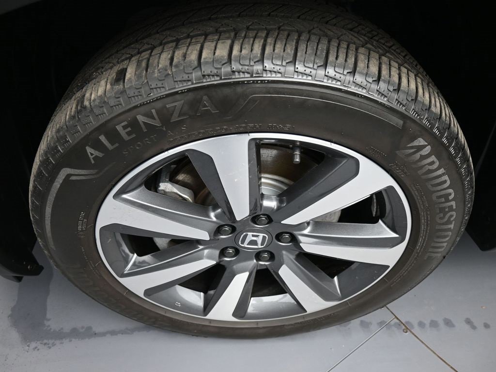 Used 2023 Honda Pilot Touring image 14