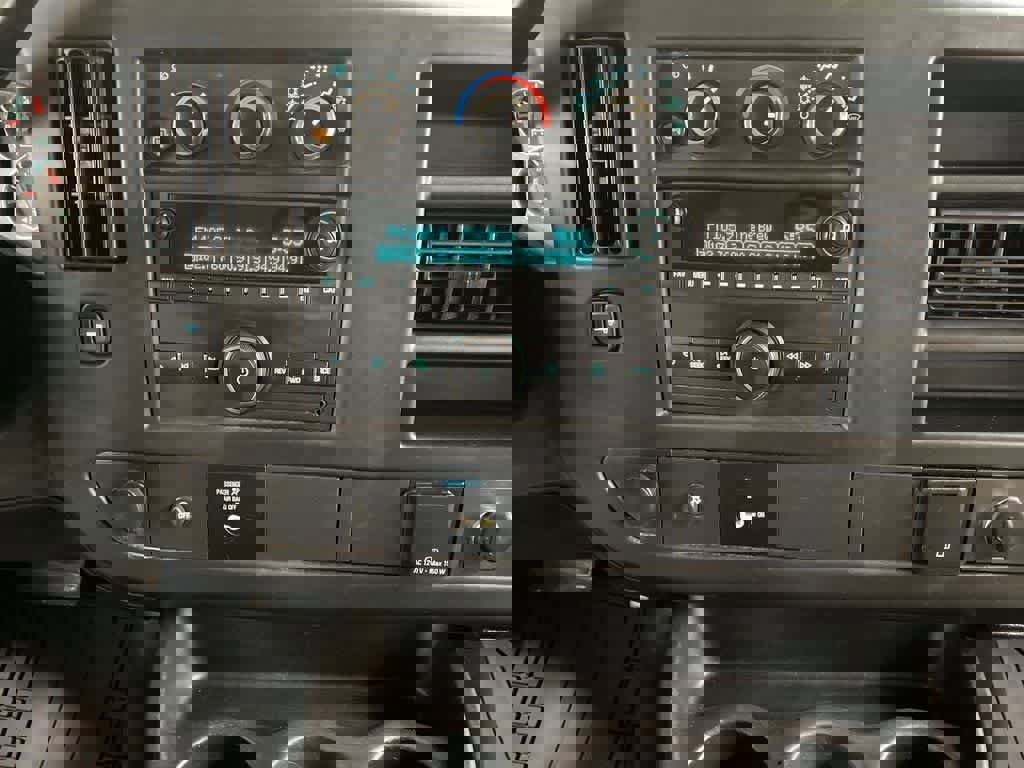 Used 2017 Chevrolet Express 2500 LT w/ LT Preferred Equipment Group image 21