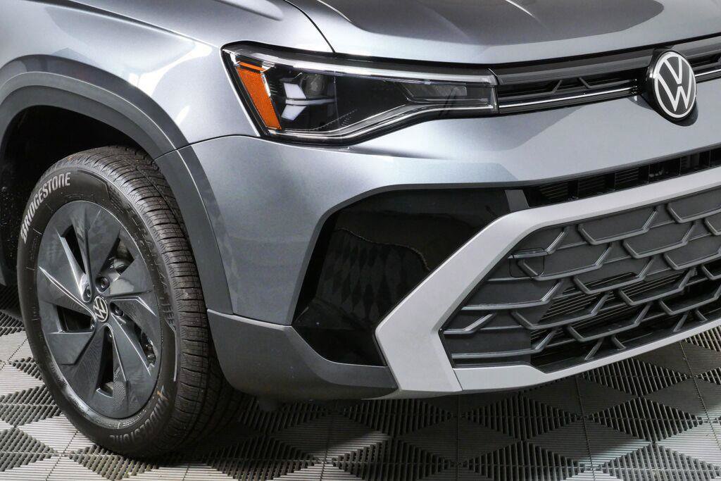 New 2027 Volkswagen Taos S FWD image 16