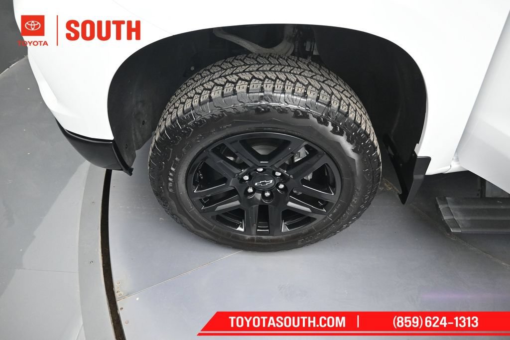 Used 2025 Chevrolet Silverado 1500 LT Trail Boss w/ Convenience Package II AWD/4WD image 35