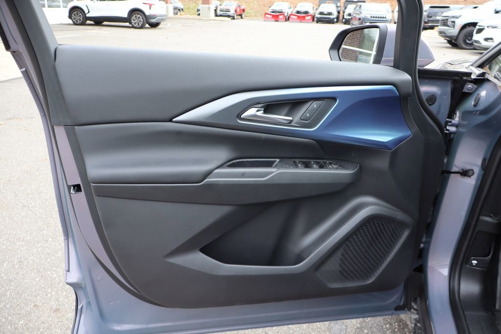 New 2026 Chevrolet Equinox EV LT image 9