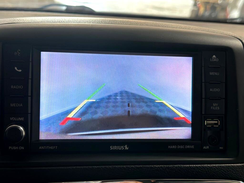 Used 2014 Chrysler Town & Country Touring image 22