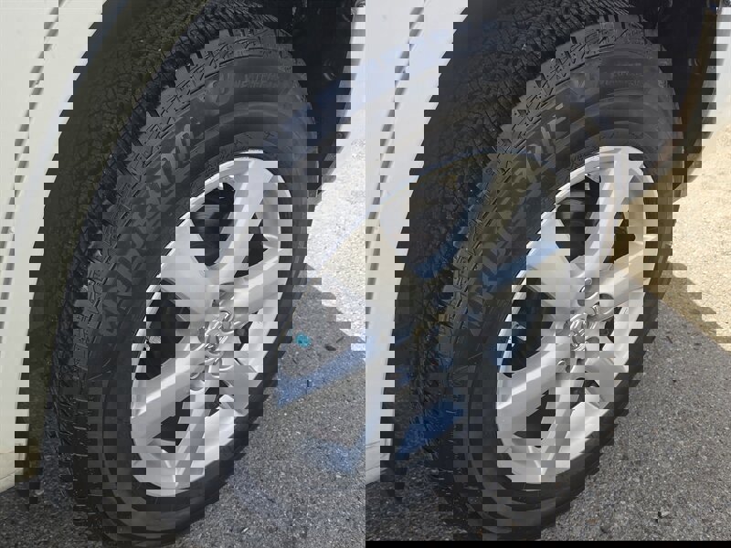 Used 2006 Toyota RAV4 Limited image 19