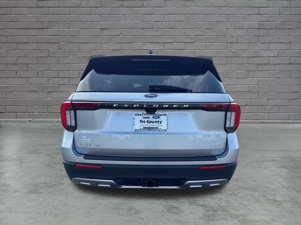 Used 2025 Ford Explorer Active w/ Active Comfort Package AWD/4WD image 6