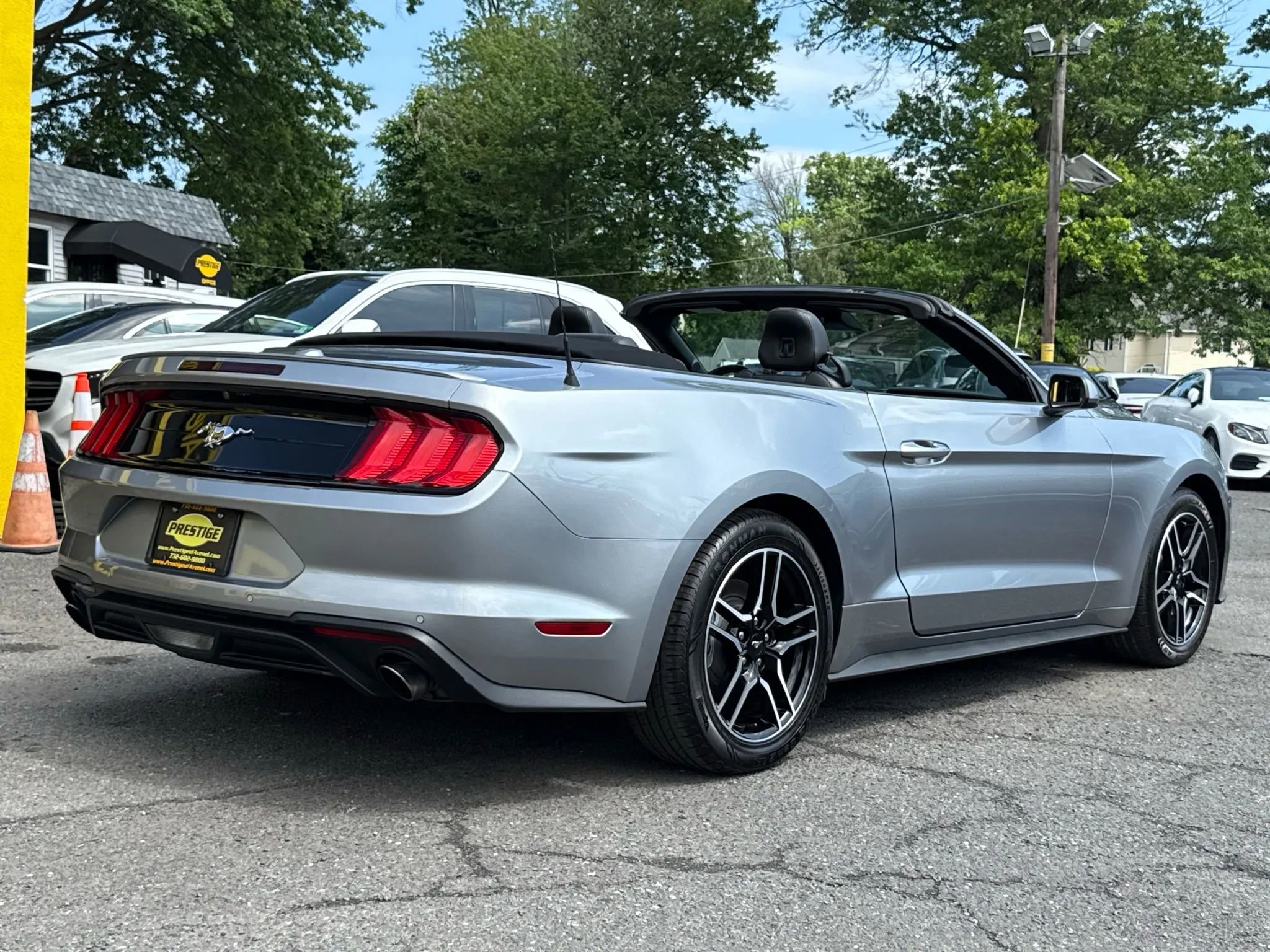 Used 2022 Ford Mustang Premium image 6