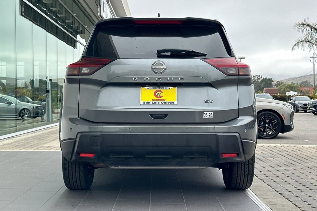 Used 2024 Nissan Rogue SV FWD image 4