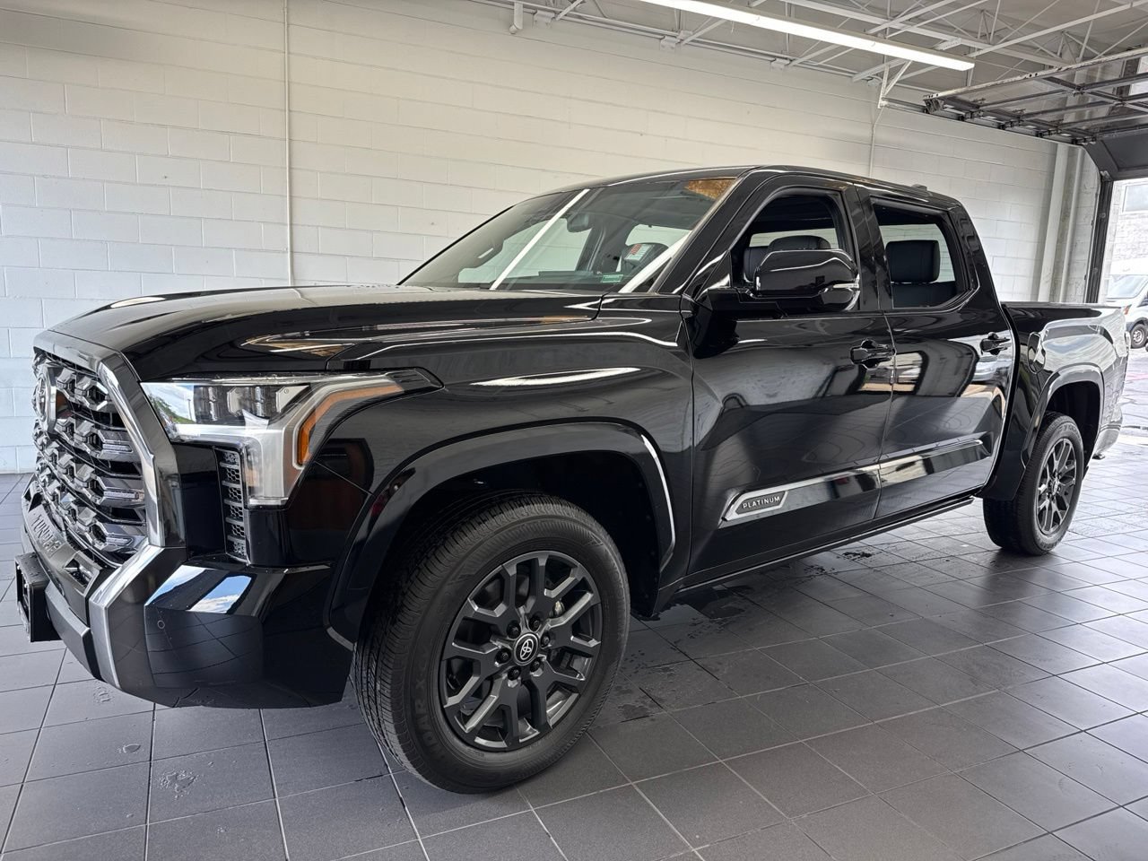 Certified 2025 Toyota Tundra Platinum AWD/4WD image 4