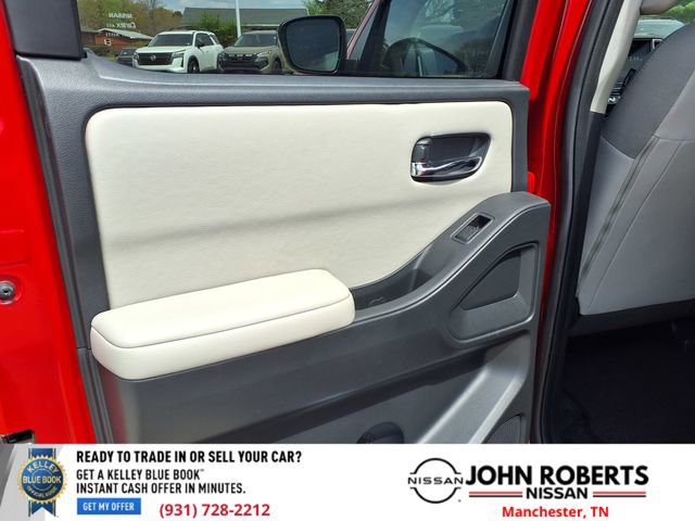 Used 2025 Nissan Frontier SV image 10