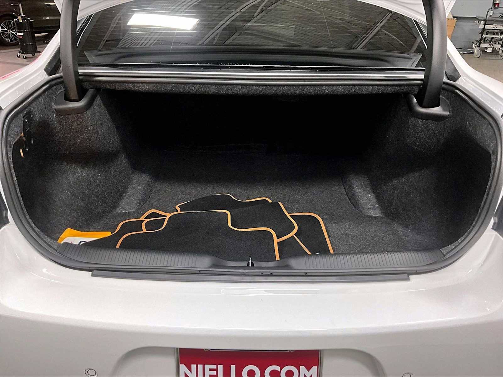 Used 2023 Dodge Charger SRT Hellcat w/ Harman/Kardon Audio Group image 39