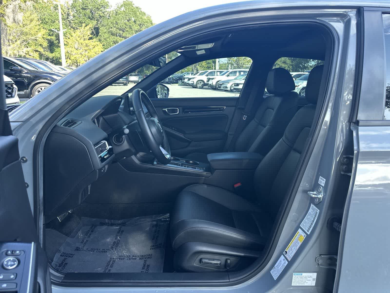 Used 2025 Honda Civic Sport Touring image 2