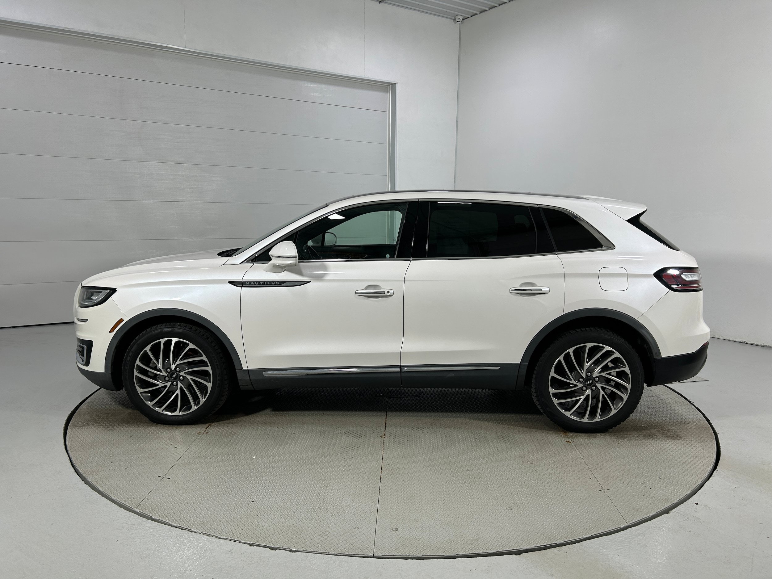 Used 2019 Lincoln Nautilus Reserve AWD/4WD image 22