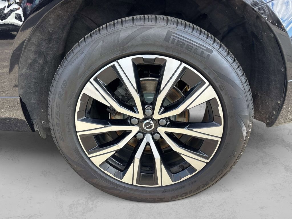Used 2024 Volvo XC60 B5 Core w/ Protection Package Premier image 7