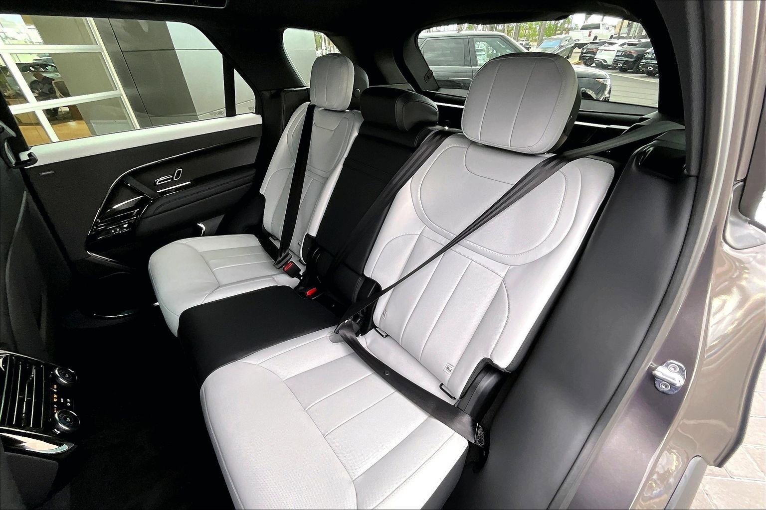 New 2026 Land Rover Range Rover Sport Dynamic SE image 10