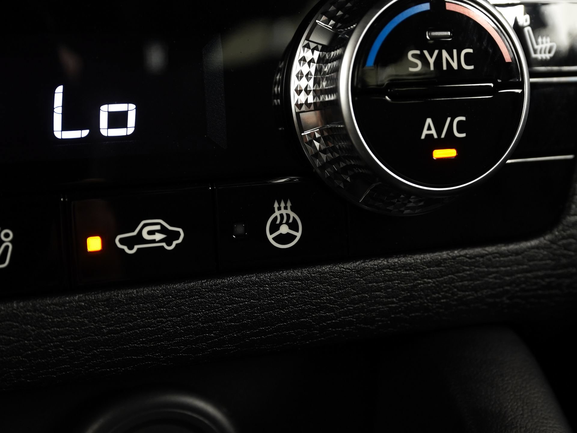 New 2026 Mitsubishi Outlander LE FWD image 16
