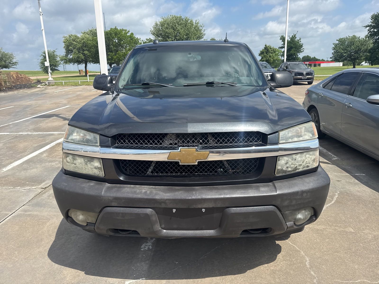 Used 2005 Chevrolet Avalanche LT w/ Preferred Equipment Group image 2