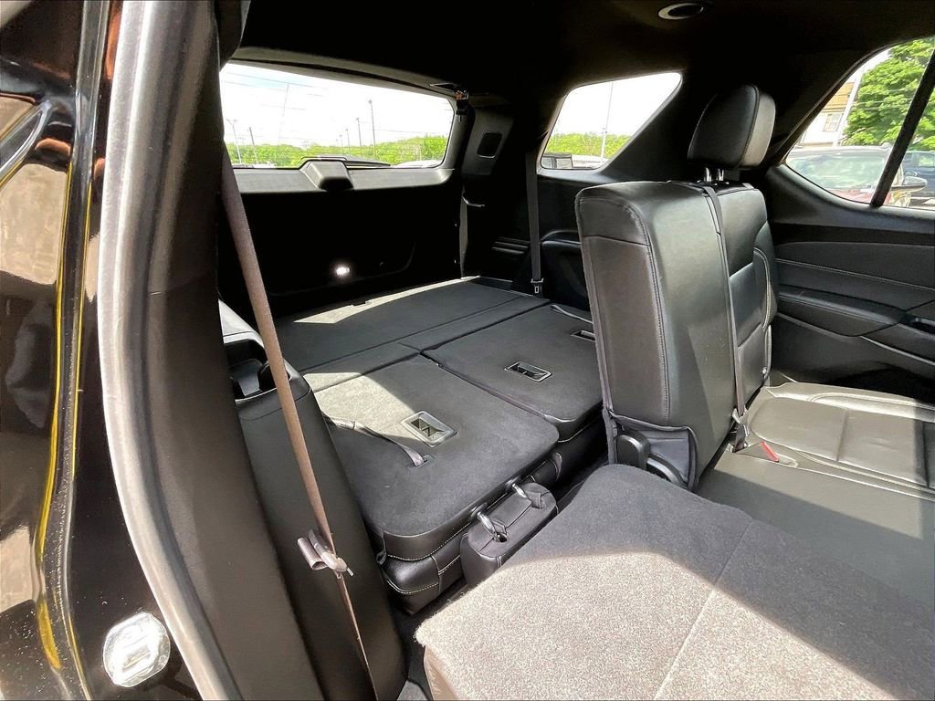 Used 2023 Chevrolet Traverse LT w/ LT Premium Package AWD/4WD image 17
