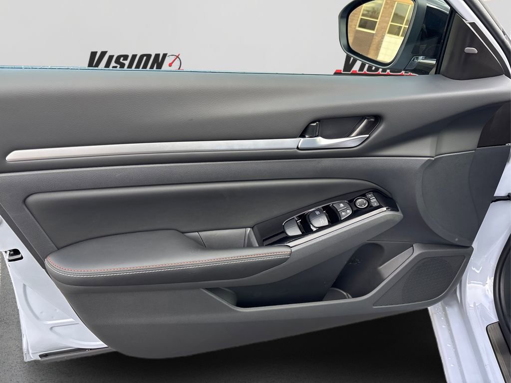 New 2025 Nissan Altima 2.5 SR w/ SR Premium Package image 22