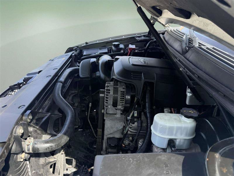 Used 2014 Chevrolet Suburban LTZ RWD image 39
