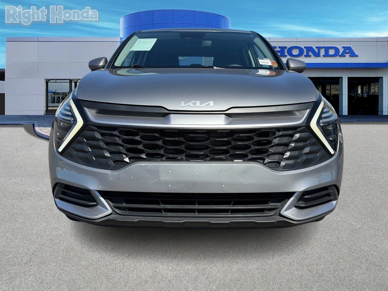 Used 2025 Kia Sportage LX image 5