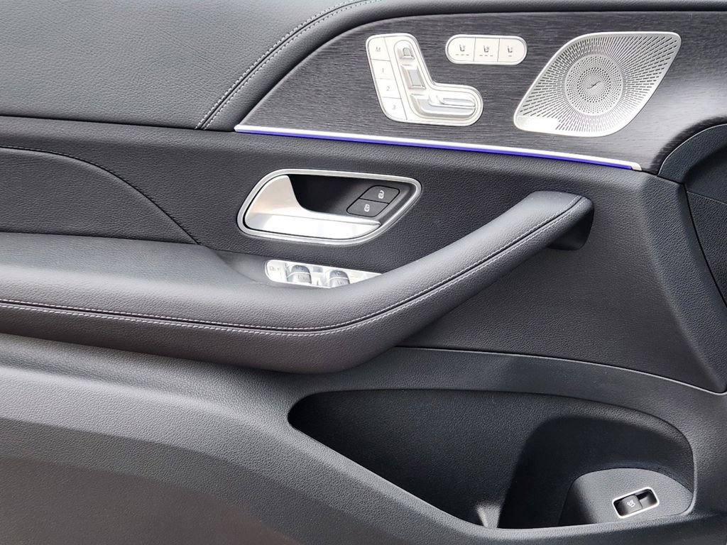 New 2025 Mercedes-Benz GLS 450 4MATIC image 7
