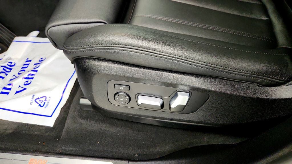 Used 2022 BMW X5 xDrive40i w/ Premium Package AWD/4WD image 12