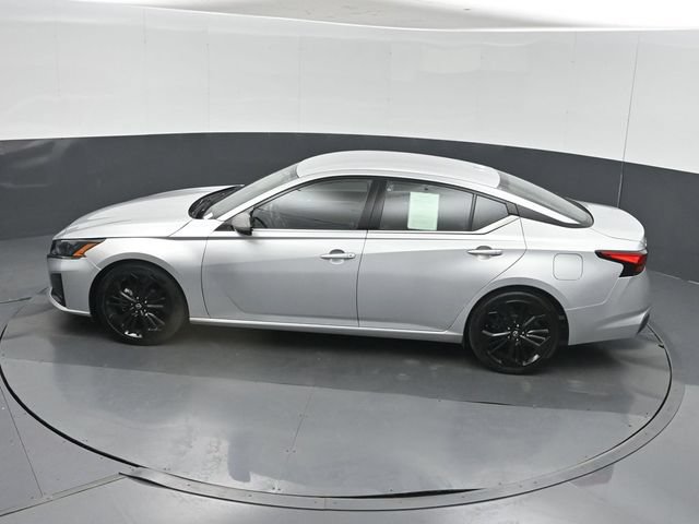Used 2023 Nissan Altima 2.5 SR FWD image 43