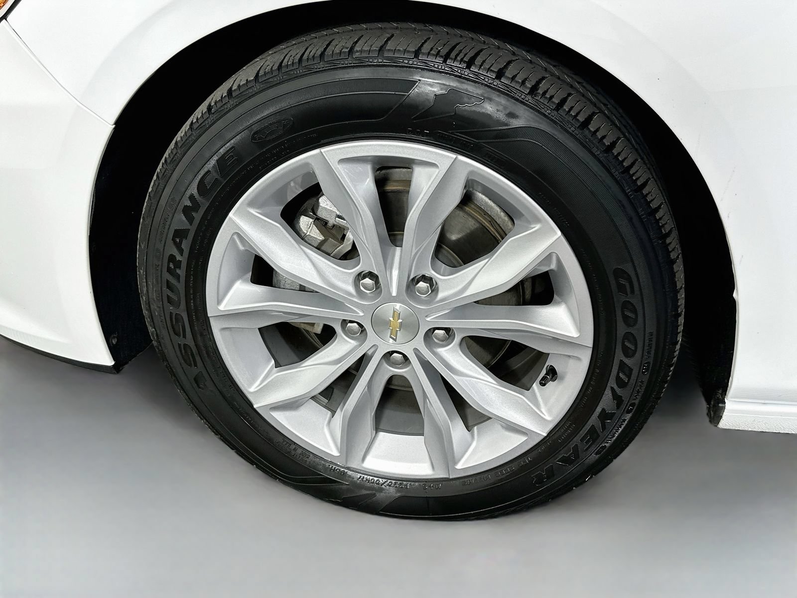 Used 2023 Chevrolet Malibu LT FWD image 32