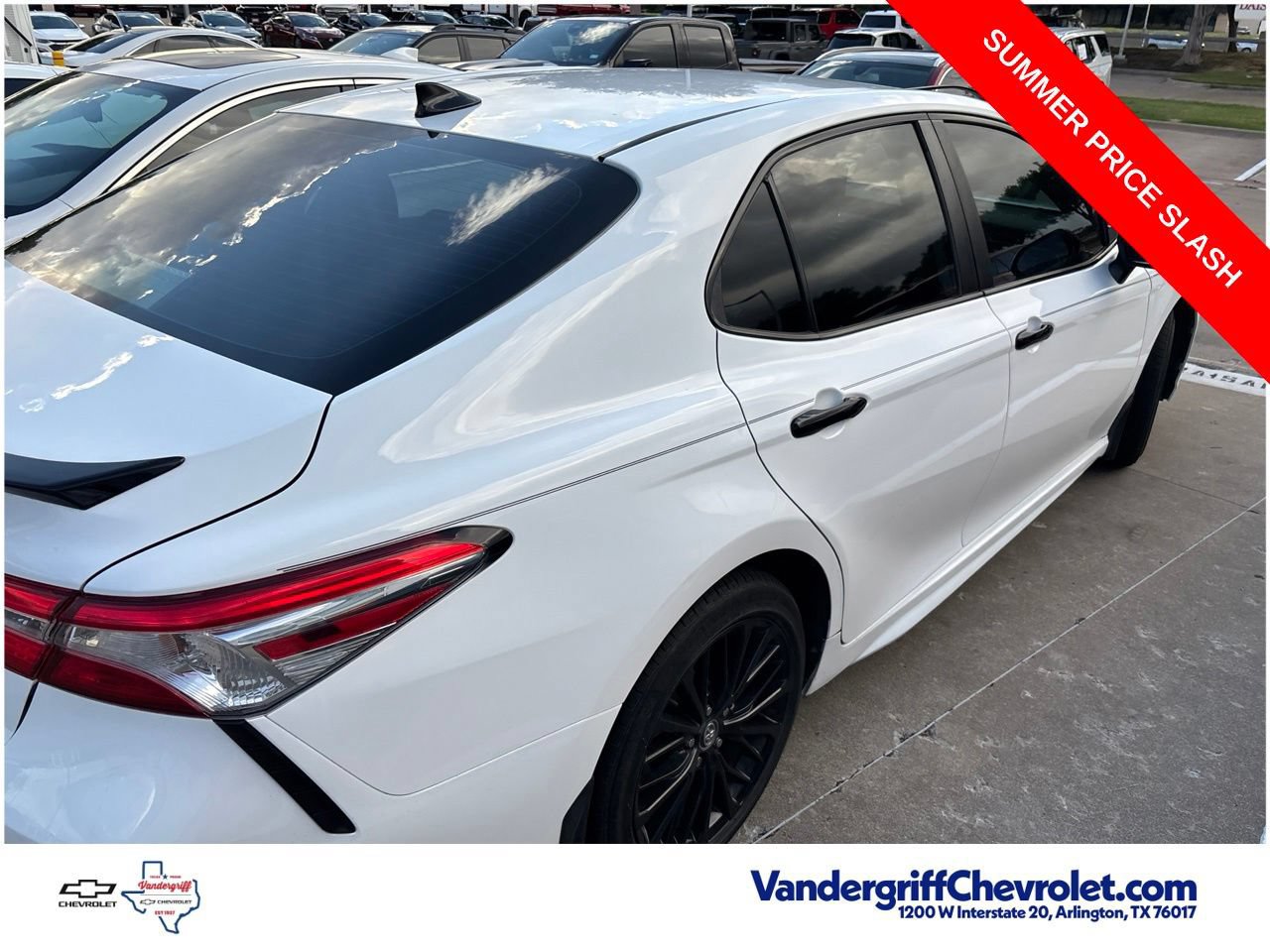 Used 2020 Toyota Camry SE FWD image 8