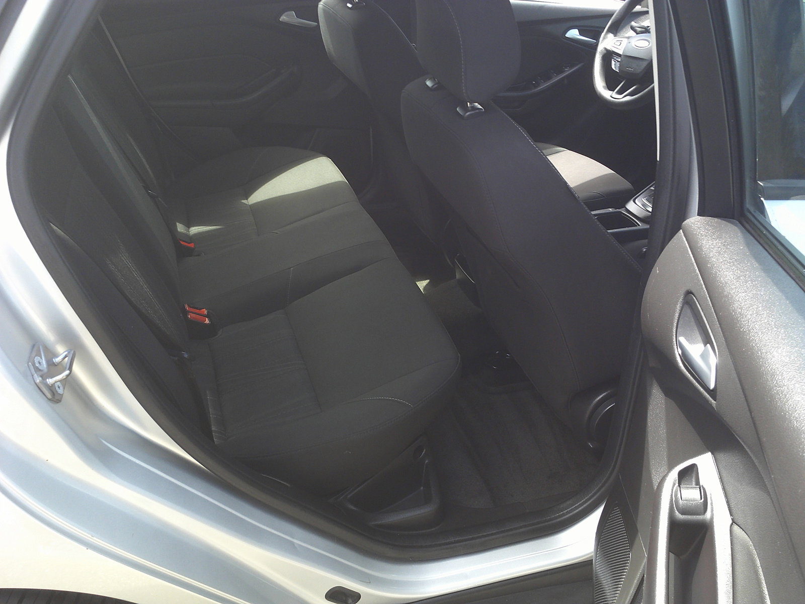 Used 2018 Ford Focus SE FWD image 12