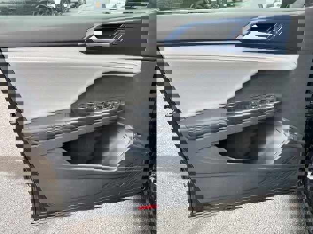 New 2024 Volkswagen Taos SE image 24