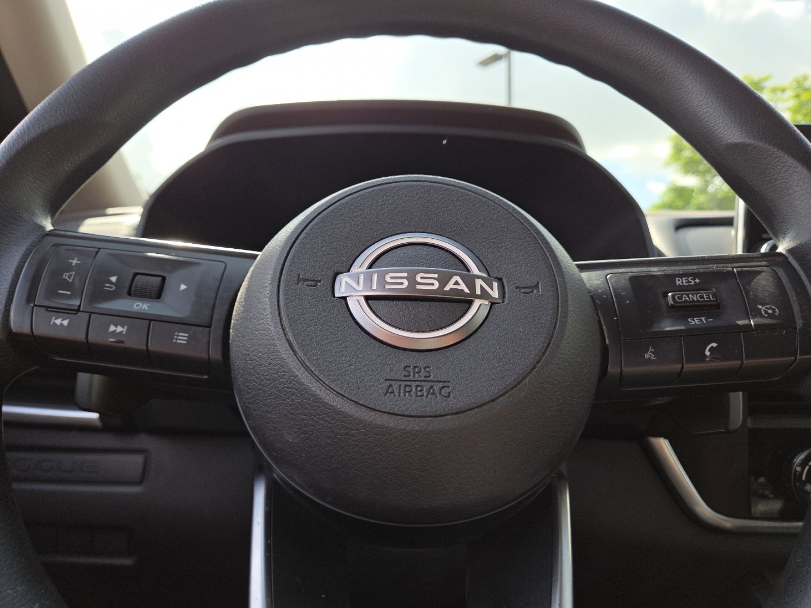 Used 2023 Nissan Rogue S AWD/4WD image 24