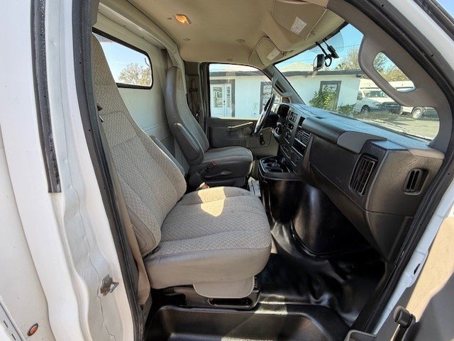 Used 2019 Chevrolet Express 3500 image 18