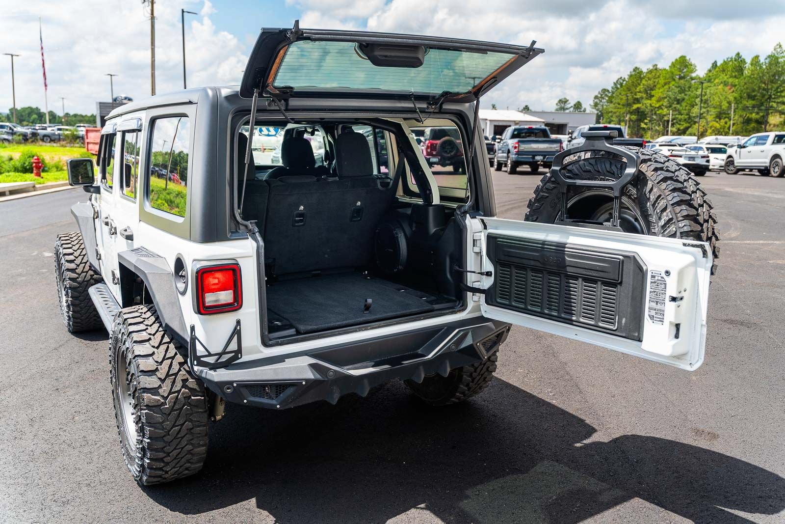 Used 2022 Jeep Wrangler Unlimited Sport AWD/4WD image 16