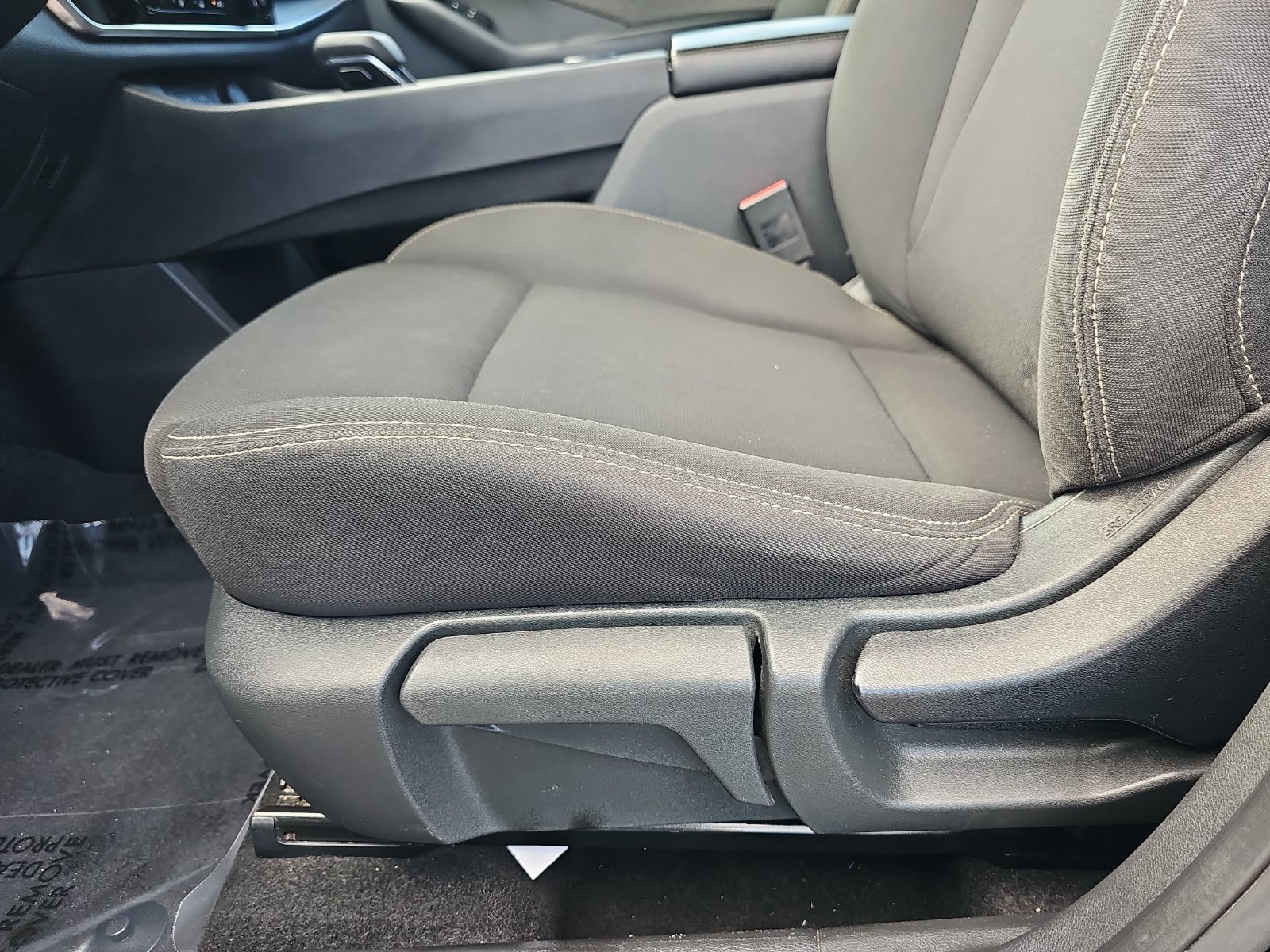 Used 2023 Nissan Rogue S AWD/4WD image 28