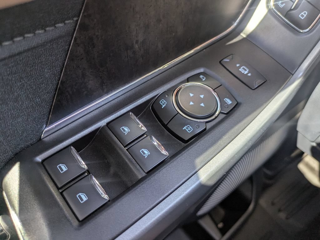Used 2024 Ford F250 Lariat w/ Lariat Ultimate Package AWD/4WD image 24